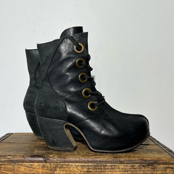 JOHN FLUEVOG black leather lace up goth chunk heel US 7.5 - Picture 9 of 10